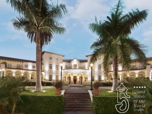 Country Club Hotel