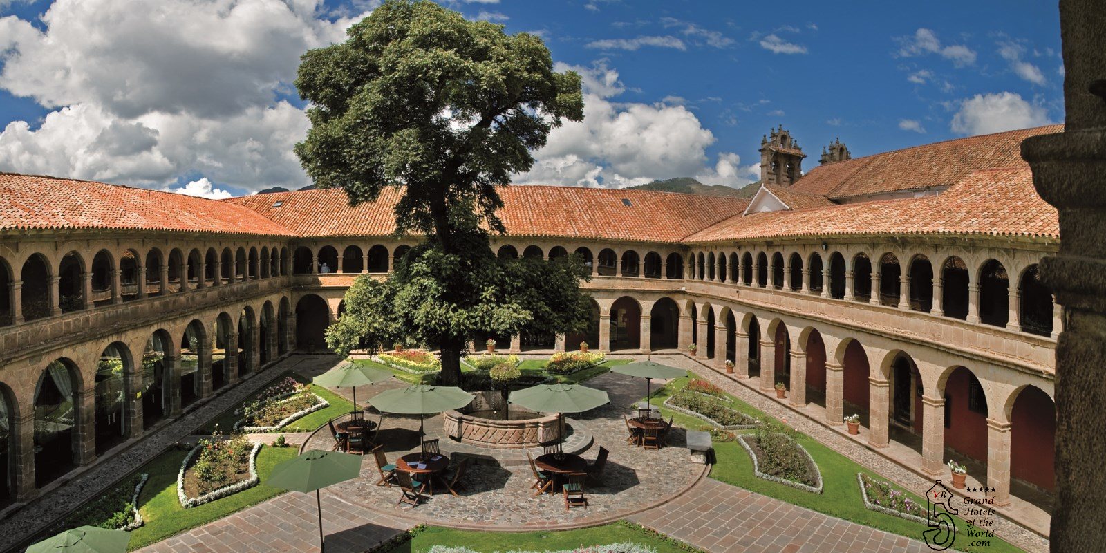 Hotel Monasterio in Cusco